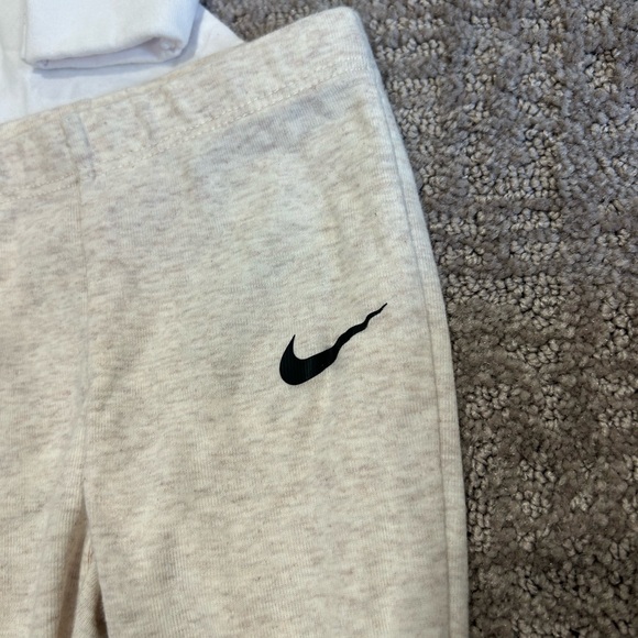 Nike Outfit - Picture 4 of 8